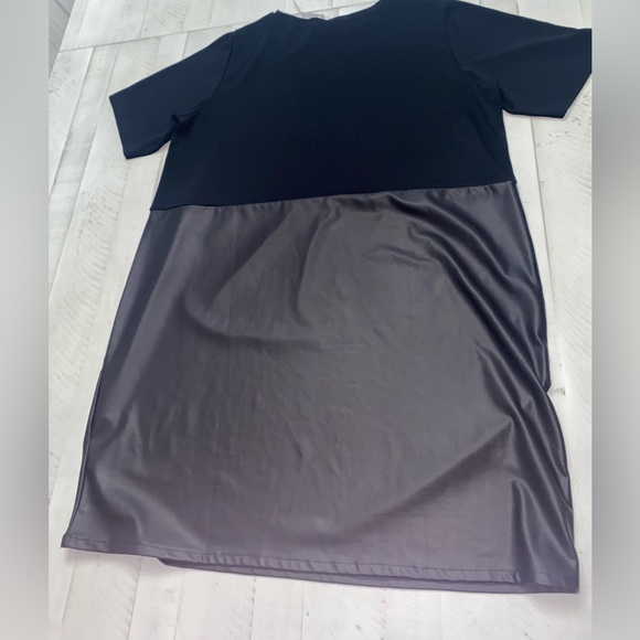 NWT ASOS DESIGN Curve faux leather mix shift dress-size 12 - Picture 2 of 4